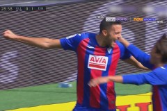 格拉利什观战巴萨：前曼城球星欧冠焦点之战引发热议